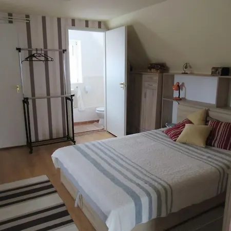 Irisz Nyaralo - Rev-10 Holiday home Revfulop